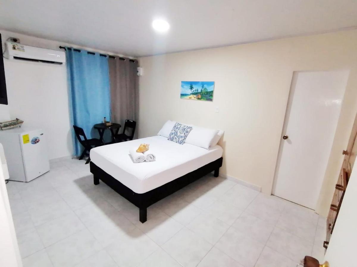 Aparta Hotel Jhonny Cay San Andres  Exterior photo
